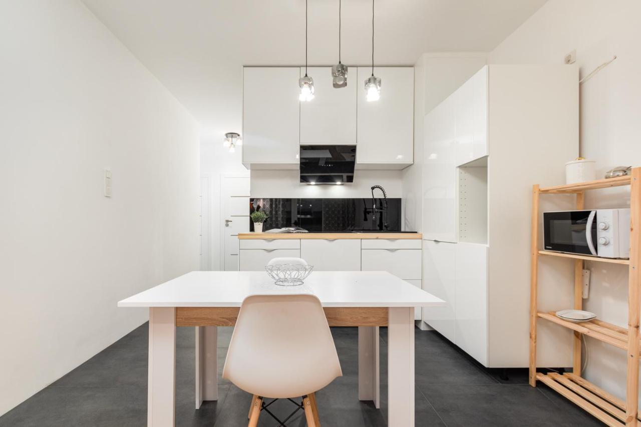 Przerwana 11A By Homeprime 바르샤바 외부 사진